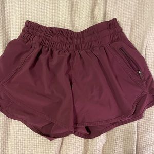 MAROON LULULEMON shorts